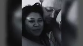 «Это счастье» — так назвал снимок со своей беременной женой канадец Роберт Гиблин.webp