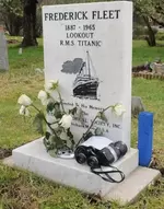 Последняя фотография Фредерика Флита, вперёдсмотрящего на «Титанике».webp