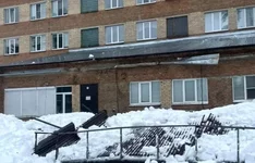 Человека насмерть засыпало снегом.webp