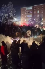 Снежная лавина сошла на детей с крыши хоккейного корта в ХМАО, один ребёнок погиб.webp